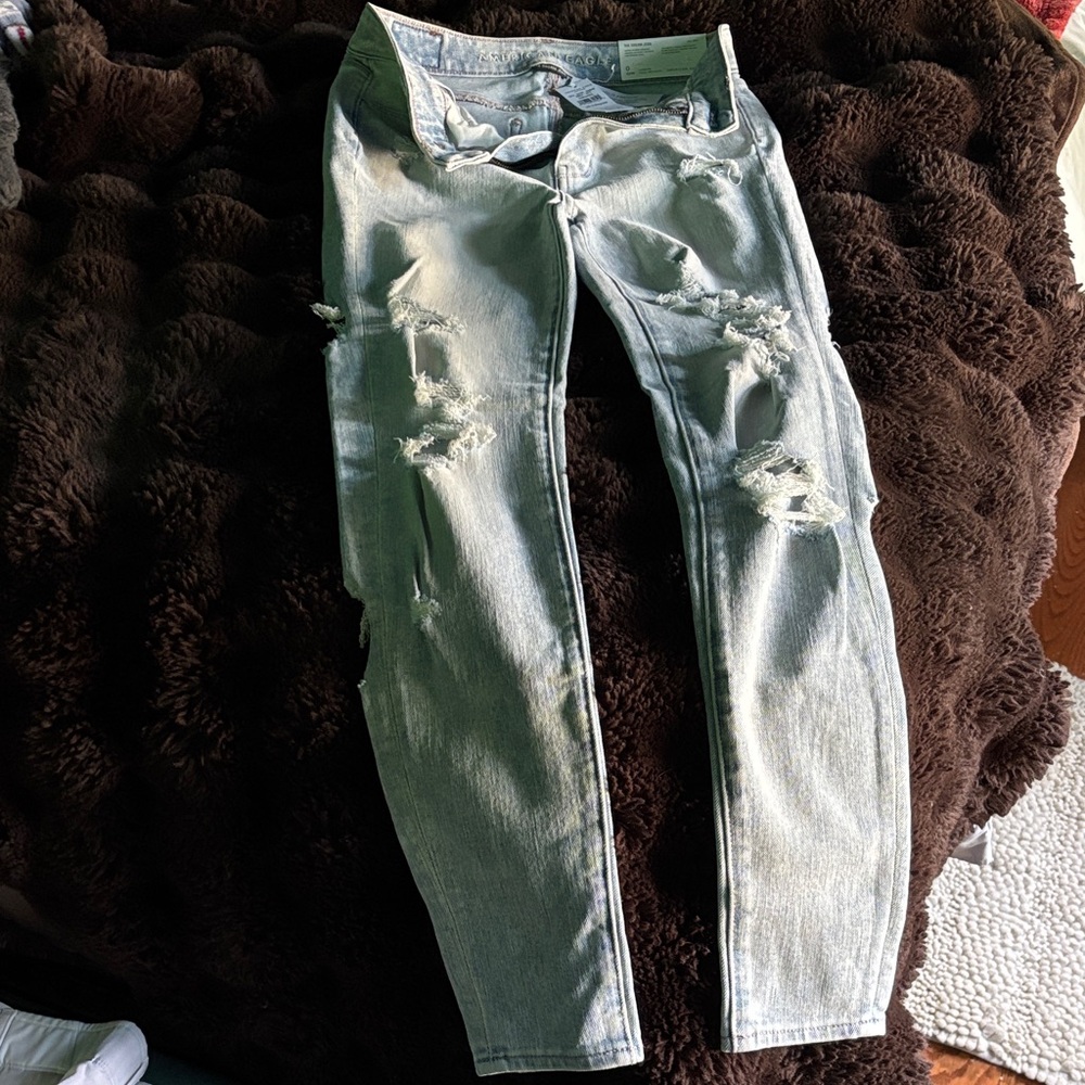 American Eagle Outfitters Ripped Light Gray Skinny Jeans